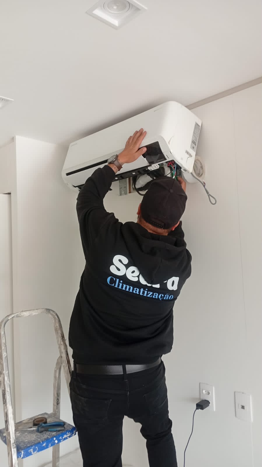Instalação de ar condicionado em ambiente comercial